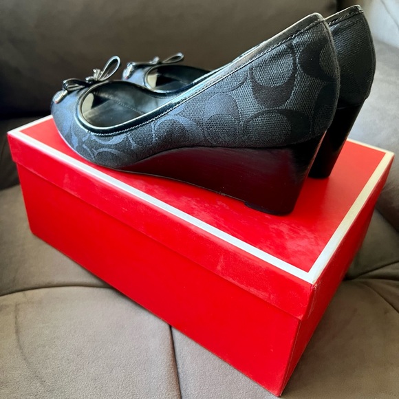 COACH ‘Paola’ wedge peep toed heels. - Picture 3 of 6